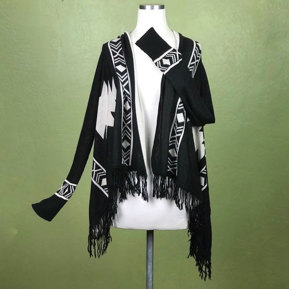 ROMEO + JULIET COUTURE Southwestern Boho Sweater M - Picture 6 of 8